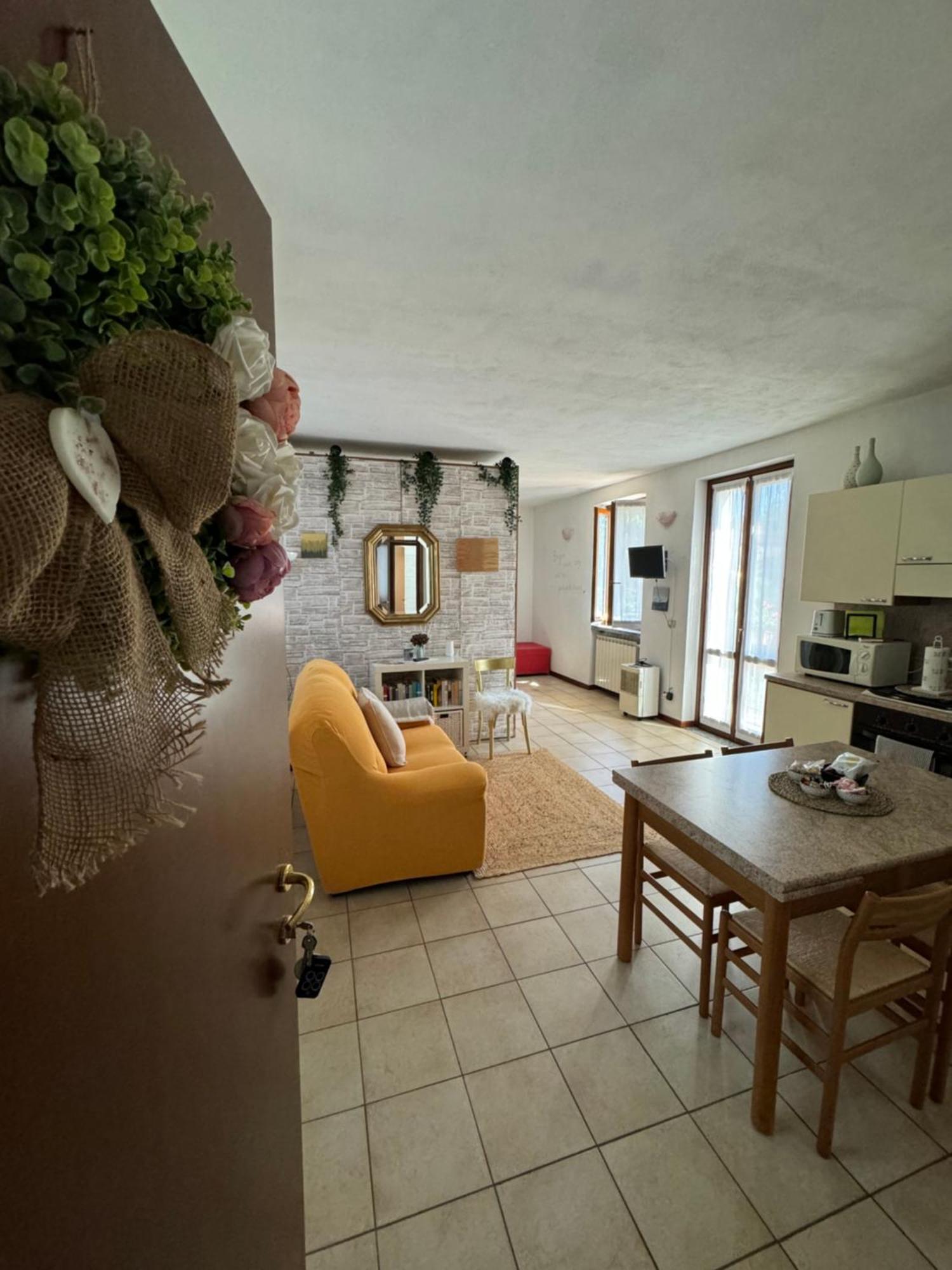 Casa Nonna Elide Apartment Besozzo Exterior foto