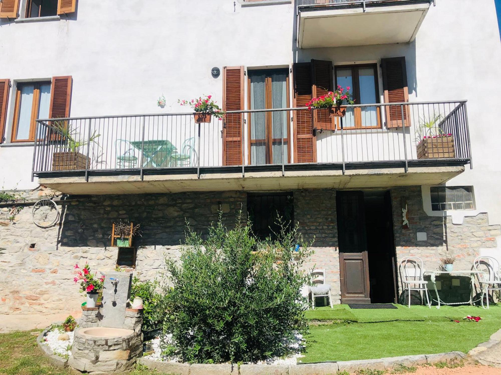 Casa Nonna Elide Apartment Besozzo Exterior foto